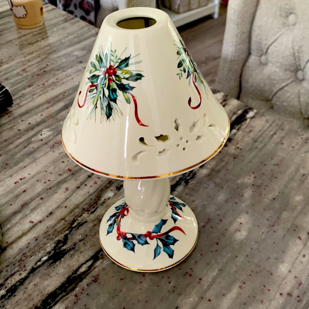 Lenox holiday pattern holiday greetings candle lamp